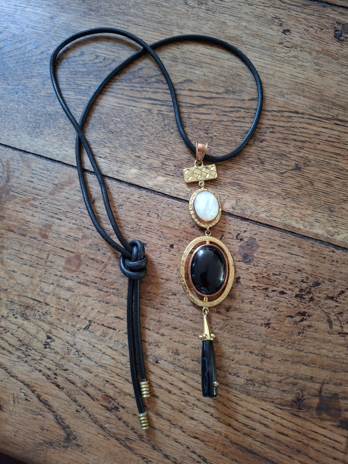 Vintage statement hanger met zwart onyx & parelmoer, Ophalen of Verzenden, Zo goed als nieuw, Zwart, Overige materialen
