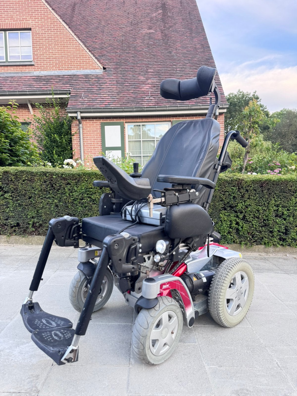 Invacare storm Elektrisch rolstoel met nieuwe accus, Diversen, Rolstoelen, Ophalen of Verzenden, Zo goed als nieuw, Elektrische rolstoel