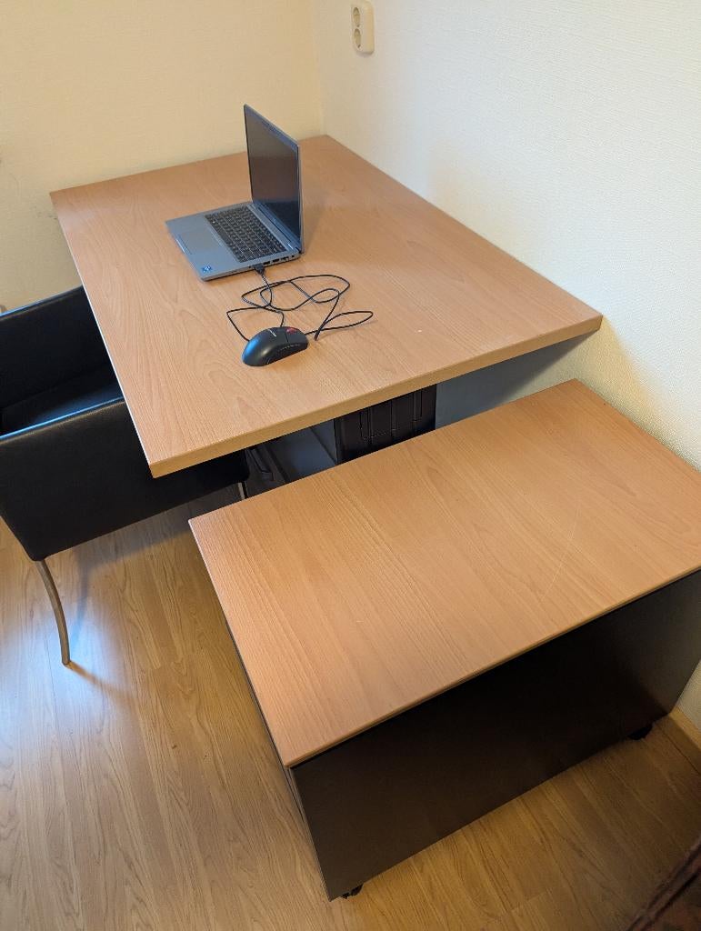 Thuis bureau met leren stoel, Ophalen, Gebruikt, Zwart