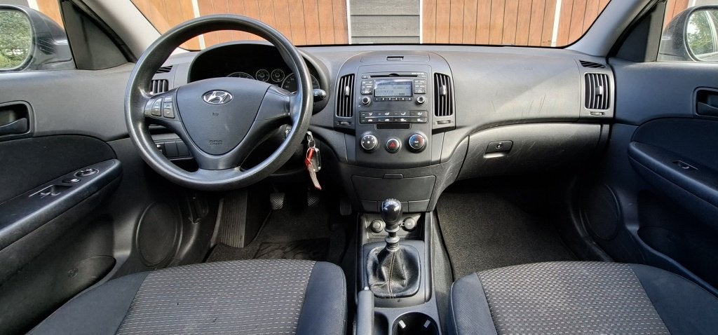 Hyundai I30 CW 1.6i Active Cool | Airco | Trekhaak | NAP | I, Auto's, Hyundai, Multifunctioneel stuurwiel, Gebruikt, 1591 cc, 4 cilinders