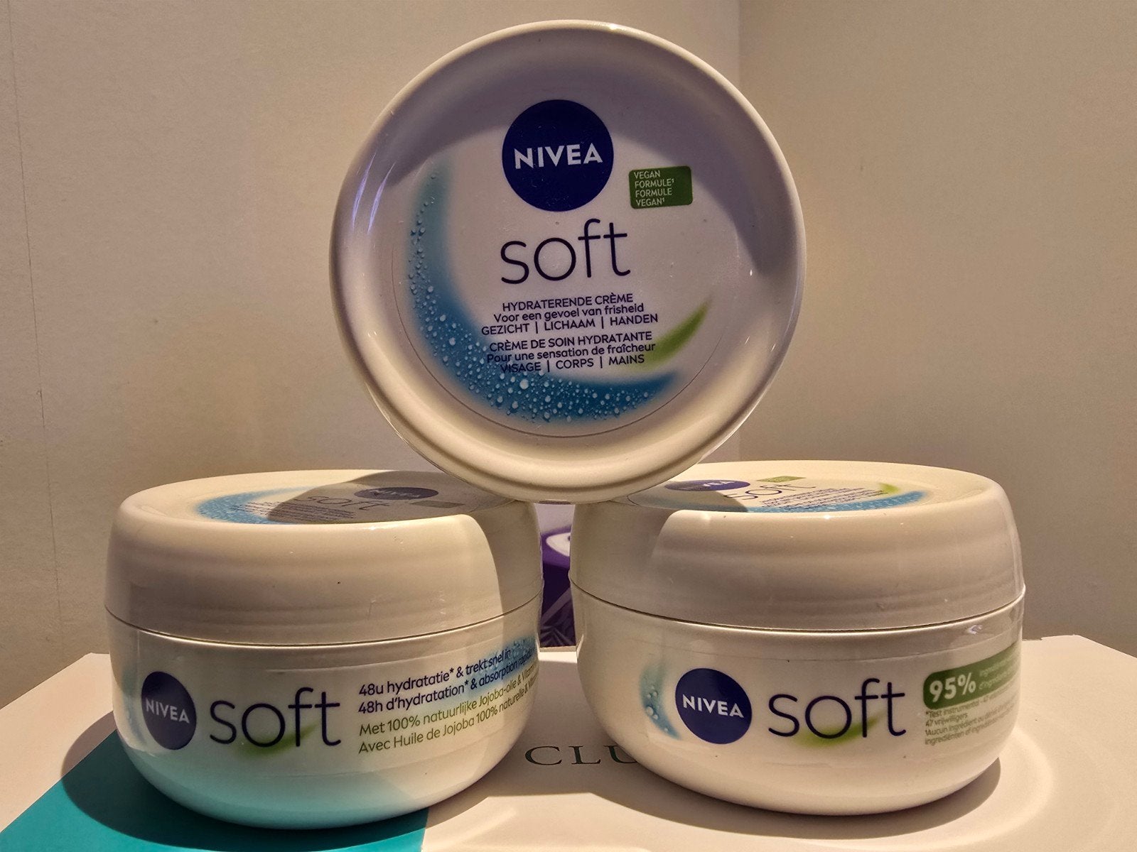 Nivea Soft Hydraterende Crème 300ml - Nieuw & Ongeopend, Ophalen, Nieuw, Bodylotion, Crème of Olie