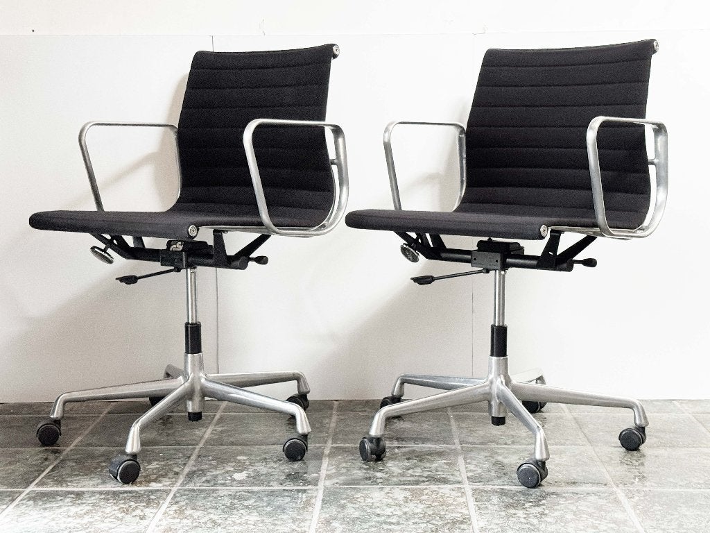 2x originele Vitra Eames EA117 design bureaustoelen, Huis en Inrichting, Bureaustoelen, Zwart, ?, ?, Zo goed als nieuw