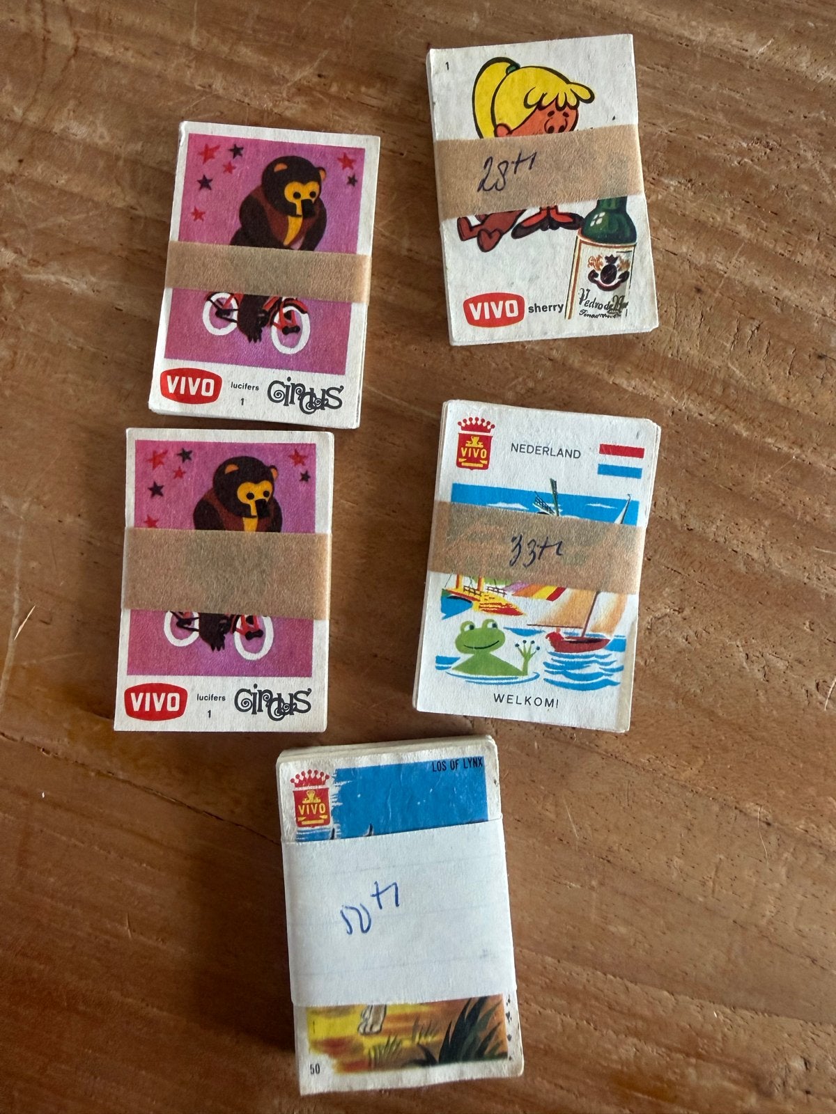 Vintage Lucifer Etiketten Sets - VIVO, Verzamelen, Ophalen of Verzenden, Gebruikt, Luciferdoosjes of -merken
