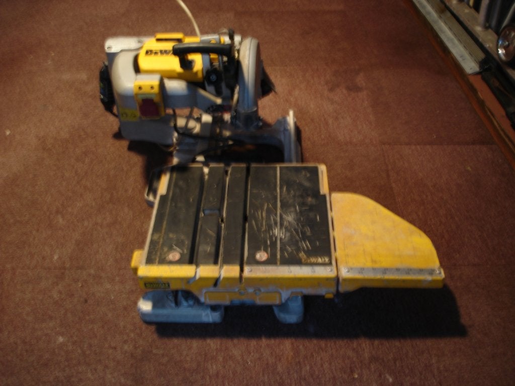 Tegelslijp machine Dewalt D24000 - TYPE 1 Wet Saw, Ophalen, Gebruikt, 1000 watt of meer, Overige typen