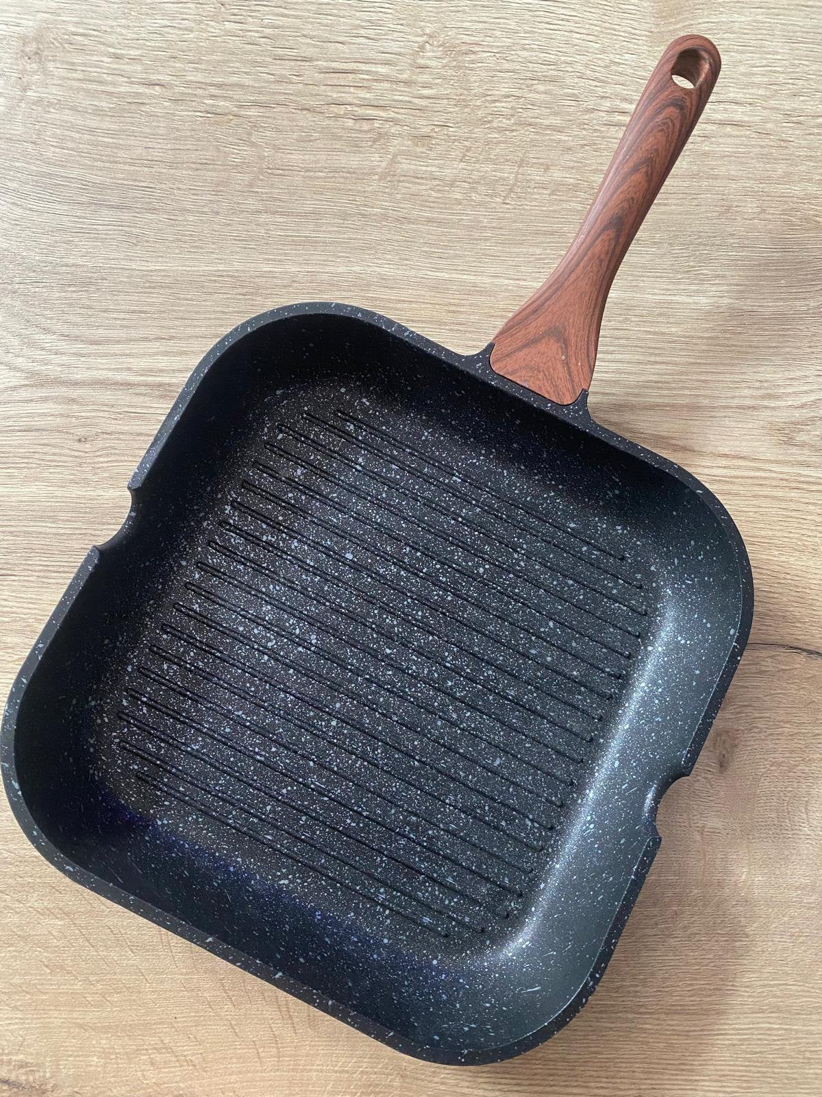GUSTO grillpan 28  28 cm – zwart – houtlook handvat, Ophalen of Verzenden, Zo goed als nieuw, Koekenpan