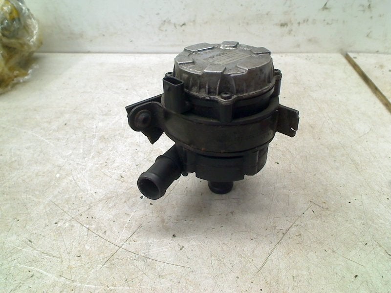 Waterpomp Audi A3 Sportback (8VA/8VF) 2013 5Q0121599AC, Gebruikt, Auto-Union-Straße  1, Ingolstadt 85057, , Duitsland, Info@audi.de