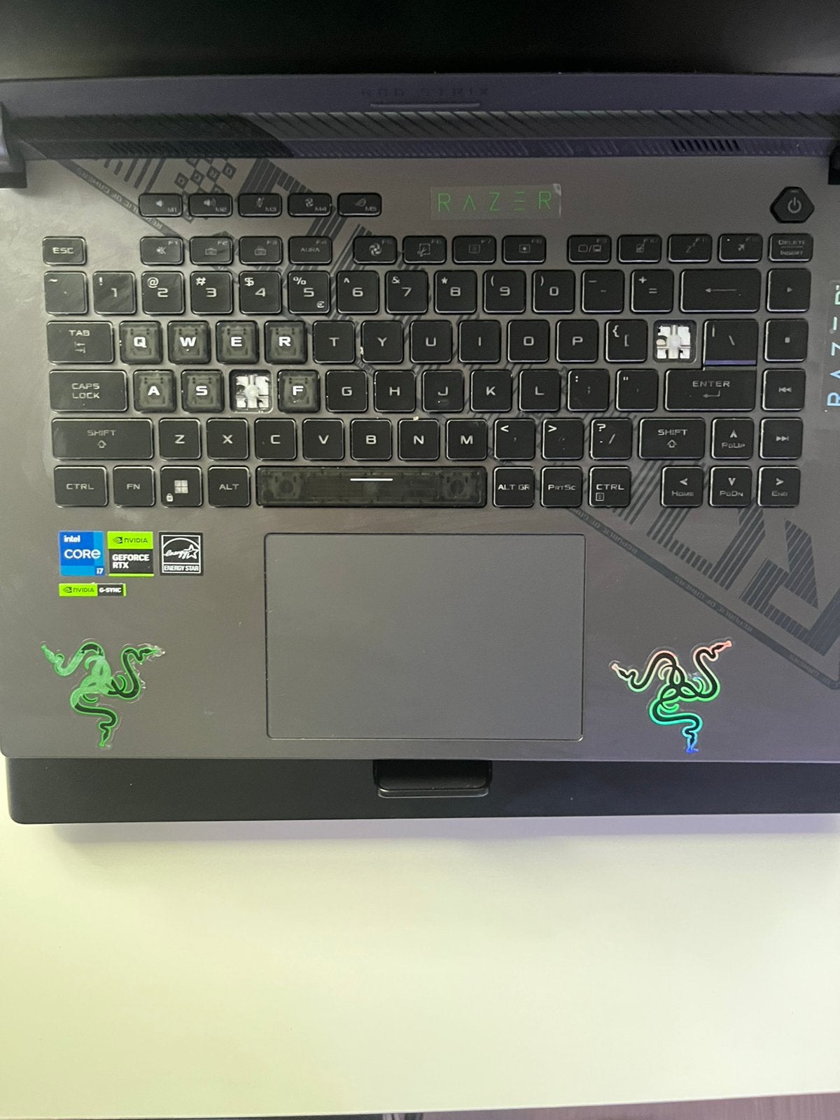 Foto 5 van ASUS ROG Strix G16 RTX 4060 + Razer Gaming Set