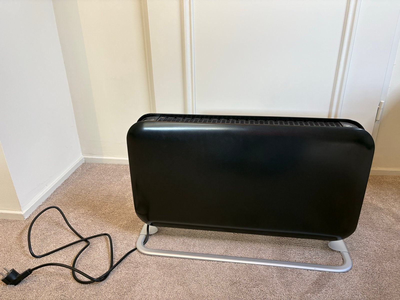 Mill Convector Kachel - Zwart, Zo goed als nieuw, Doe-het-zelf en Verbouw, Verwarming en Radiatoren, 30 tot 80 cm, Kachel, Ophalen of Verzenden