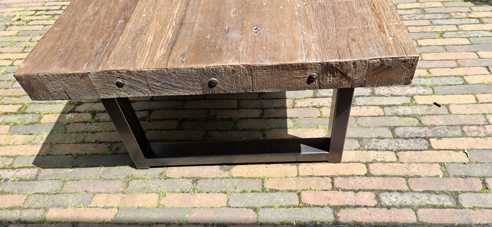 Robuuste houten tafel met metalen onderstel, Gebruikt, Industrieel, Landelijk, 50 tot 100 cm, 150 tot 200 cm