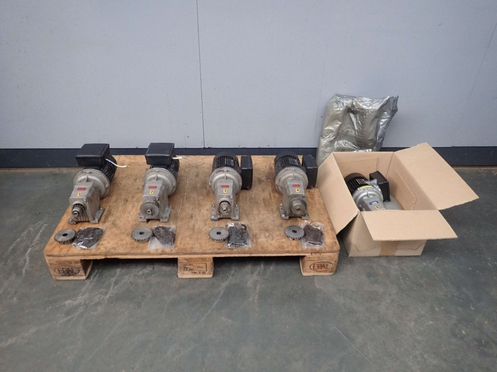 5x Elektromotor met vertraging AEG 220V / Reductormotor, Doe-het-zelf en Verbouw, Motoren, Niet ingevuld, Gebruikt, Niet ingevuld