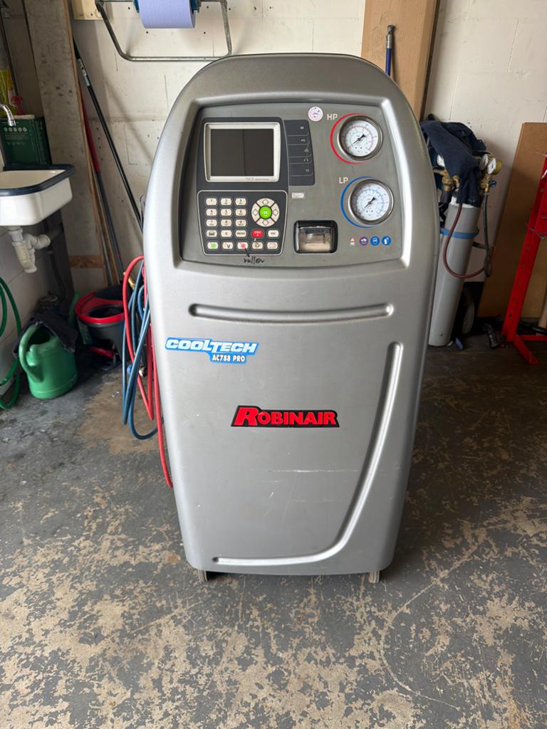 Robinair Cooltech AC788 PRO Aircoserviceapparaat, Ophalen