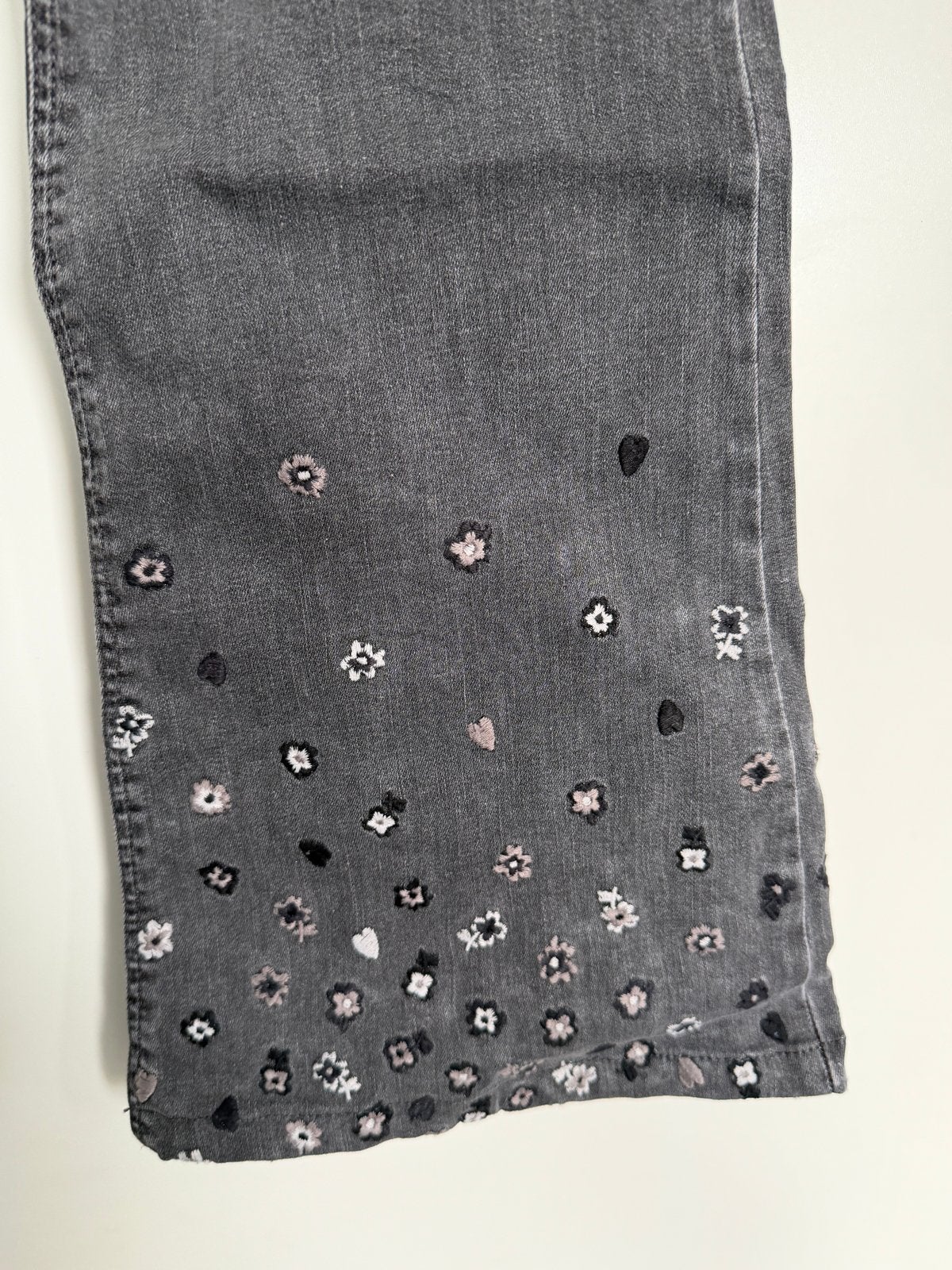 Fabienne Chapot flared jeans met bloemenprint maat, Kleding | Dames, Ophalen of Verzenden, Gedragen, Grijs, W30 - W32 (confectie 38/40)