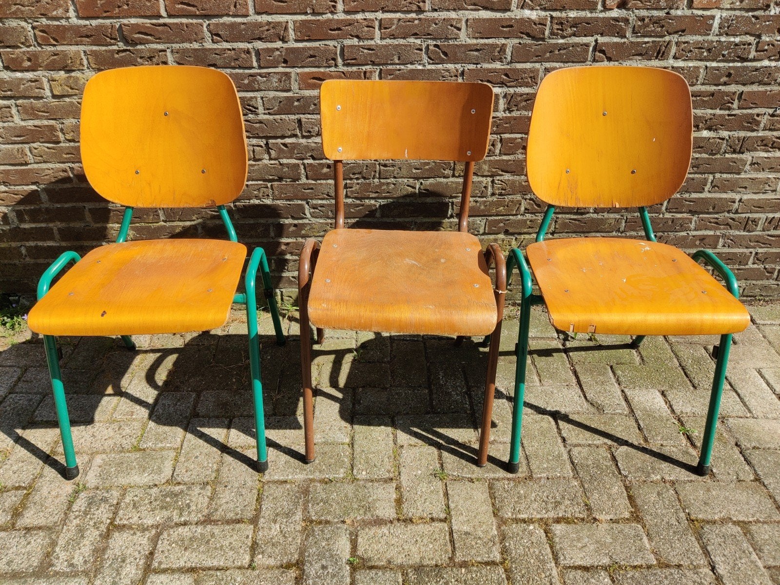 3 vintage school stoelen stapelbaar, Gebruikt, Ophalen of Verzenden, Hout, Drie