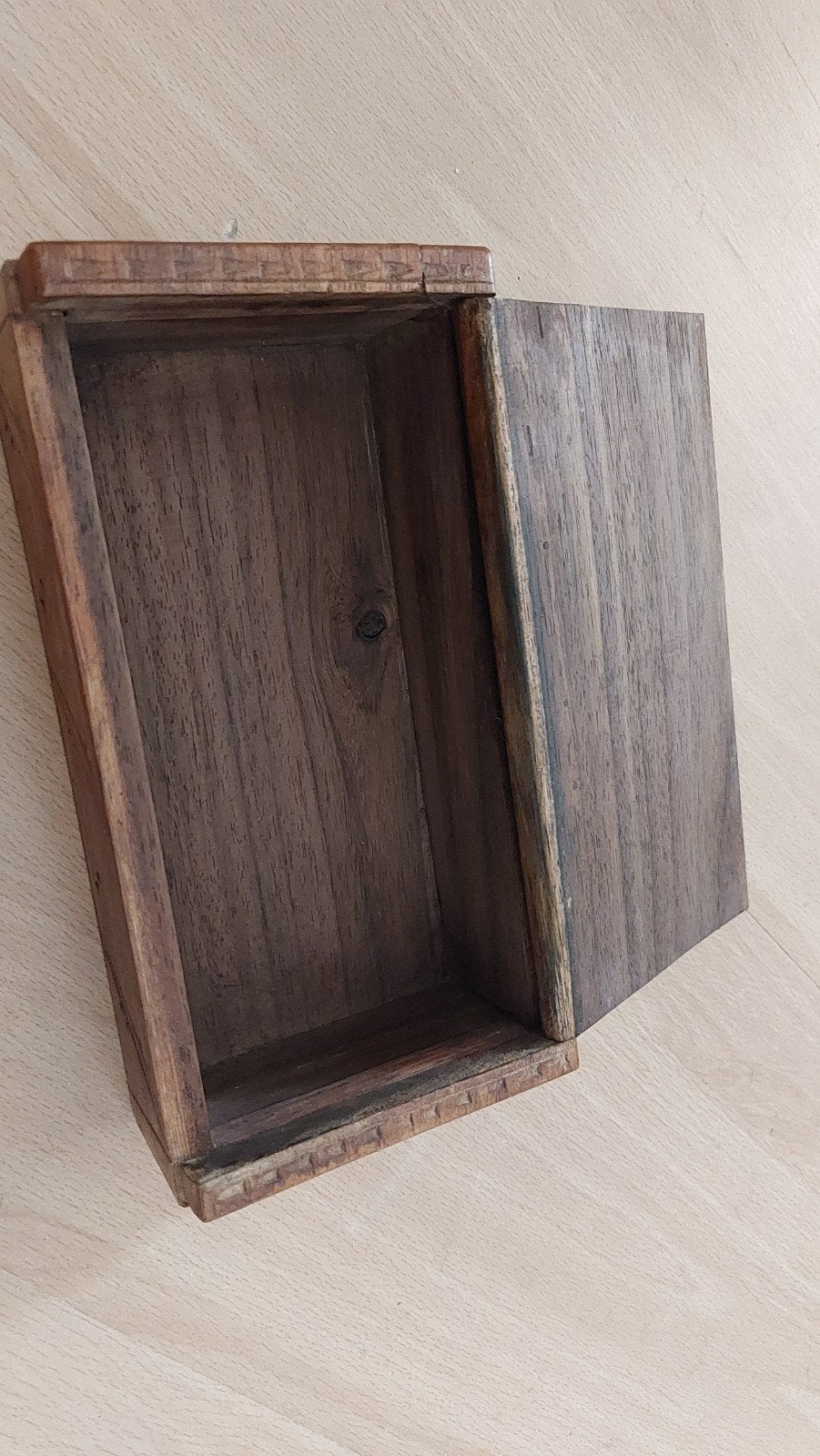 te koop houtsnijwerk doosje 19 x 9.7 cm, Ophalen of Verzenden
