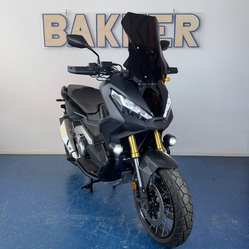 Honda X-ADV 750 Black Edition 2024 — 239 km — Bakker Motors, 750 cc, Scooter, Nieuw, Handvatverwarming