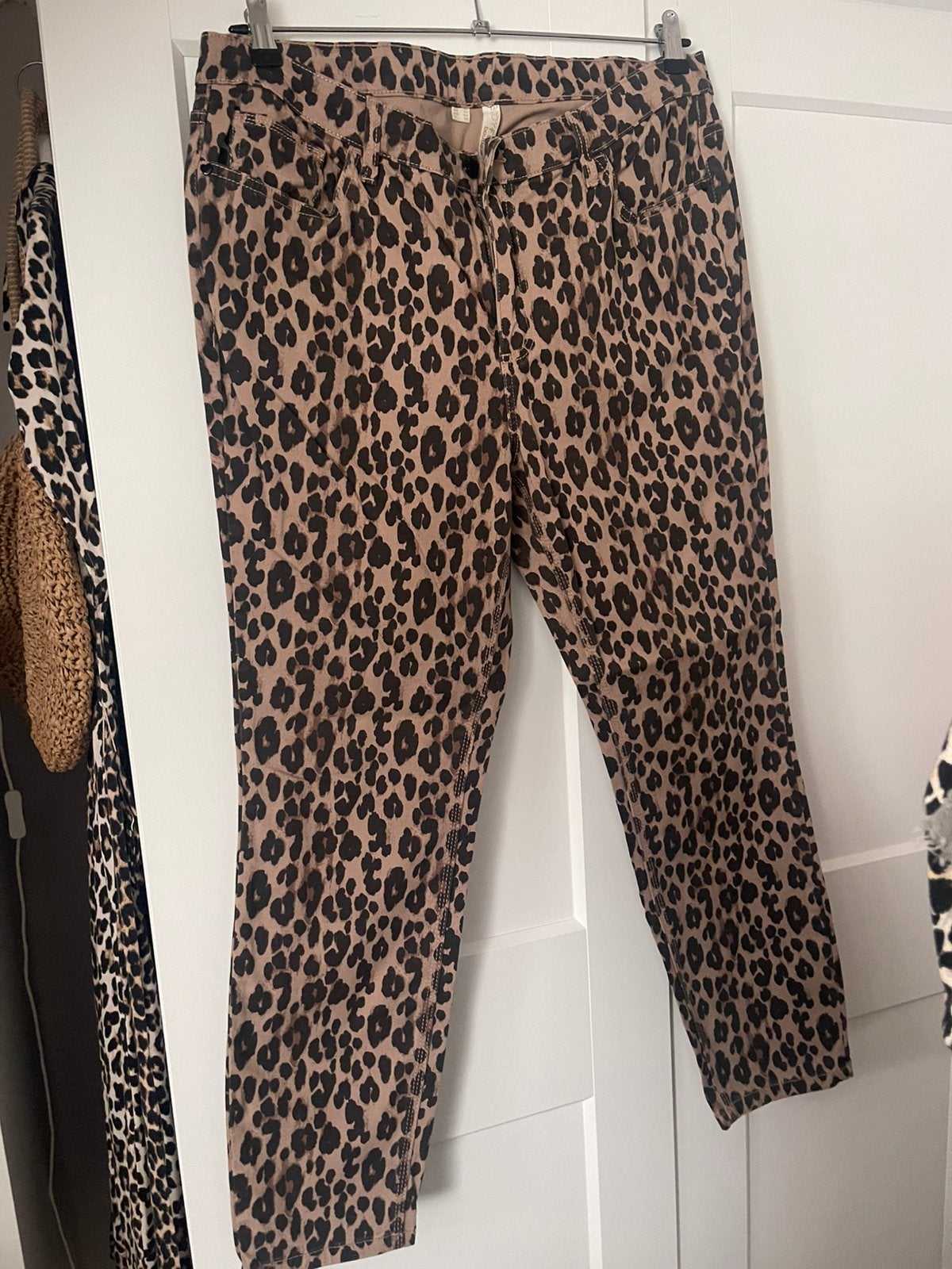 BONPRIX- hippe broek panterprint maat 48, Verzenden, Zo goed als nieuw, Maat 46/48 (XL) of groter, Lang