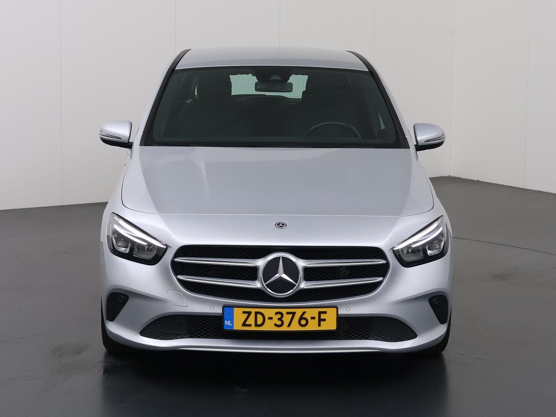 Mercedes-Benz B-klasse 180 Advantage | Trekhaak | Achteruitr, Voorwielaandrijving, Dealer onderhouden, 136 pk, Gebruikt