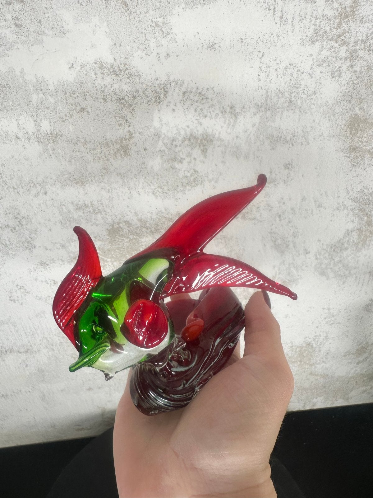Mondgeblazen glazen vis en schaal, rood en groen, Antiek en Kunst, Ophalen of Verzenden