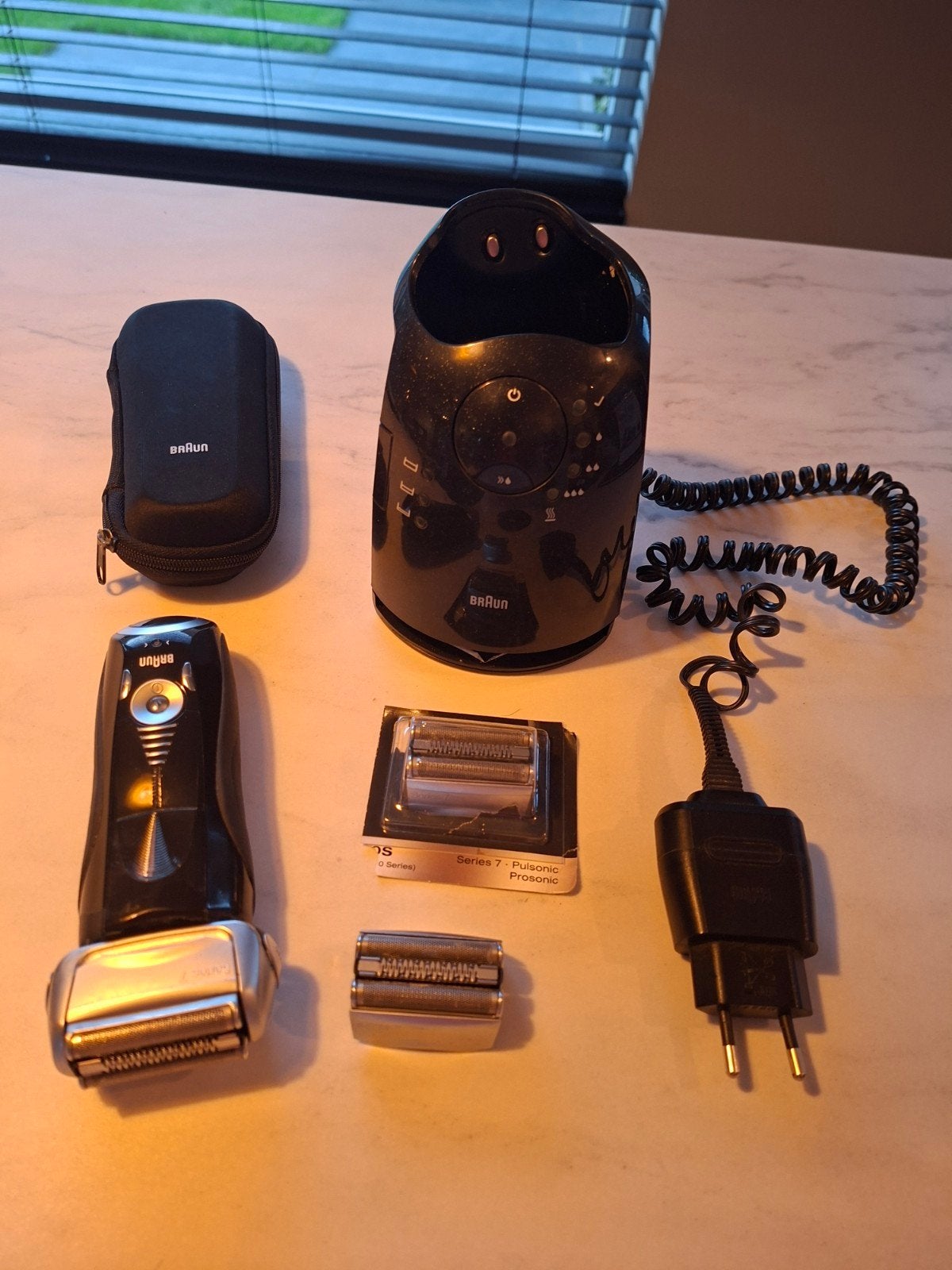 Braun serie 7 scheerapparaat (+ 2 extra scheerkoppen), Ophalen of Verzenden, Zo goed als nieuw, Scheren en Epileren