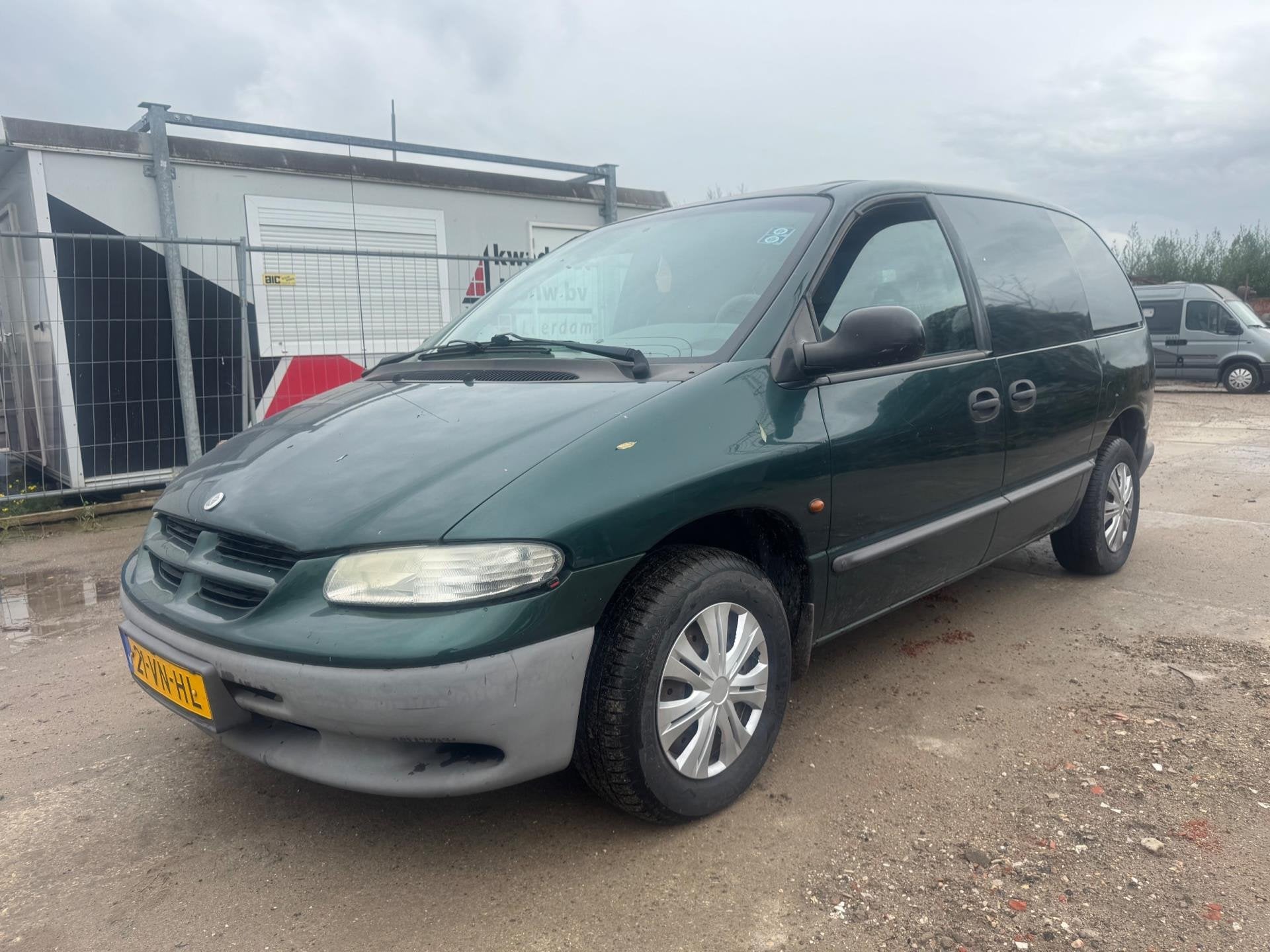 Dodge Ram Van Grijs kenteken benzine 2.4i apk verlopen! Lees, Auto's, Voorwielaandrijving, Gebruikt, 4 cilinders, 150 pk