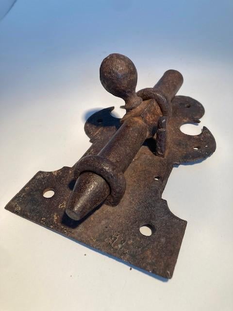 Antieke hand gesmede grendel, Ophalen of Verzenden