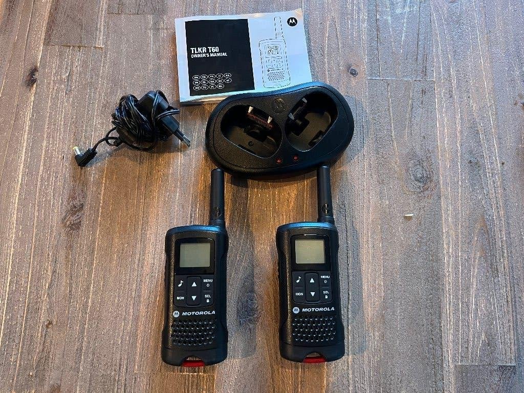 Motorola TLKR-T60, Telecommunicatie, Portofoons en Walkie-talkies, Ophalen of Verzenden, Gebruikt, 2 to 5 km, Portofoon of Walkie-talkie