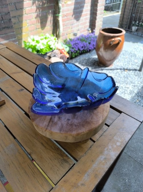 Prachtige decoratieve serveerschaal van blauw glas, Ophalen of Verzenden