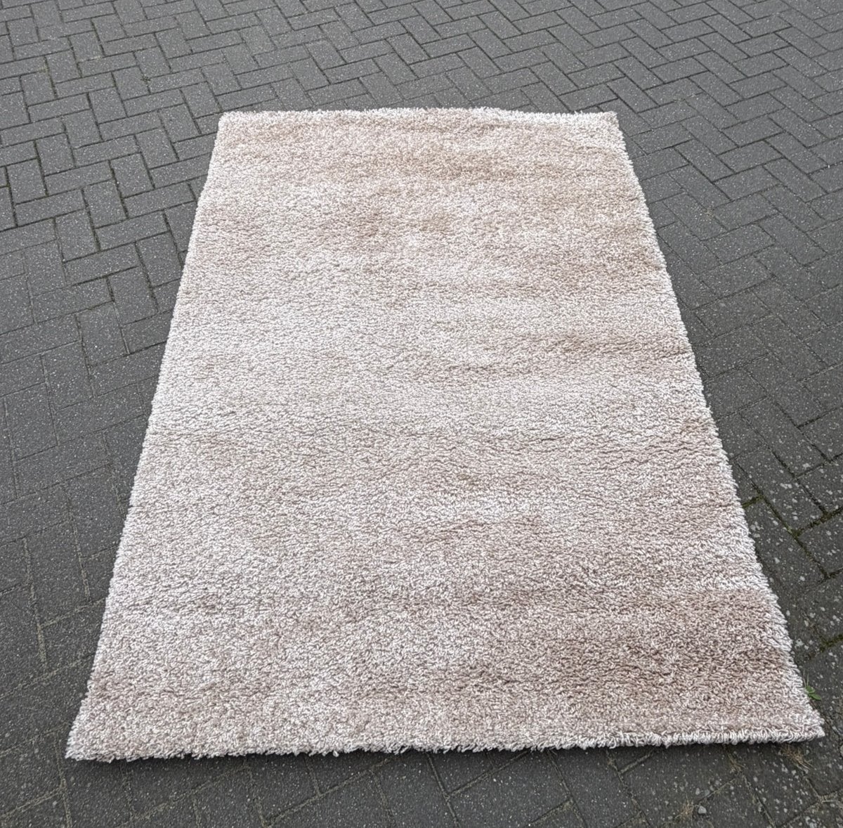 Vloerkleed beige 140 x 200 cm., Huis en Inrichting, Stoffering | Tapijten en Kleden, Ophalen, 100 tot 150 cm, Beige, 200 cm of meer