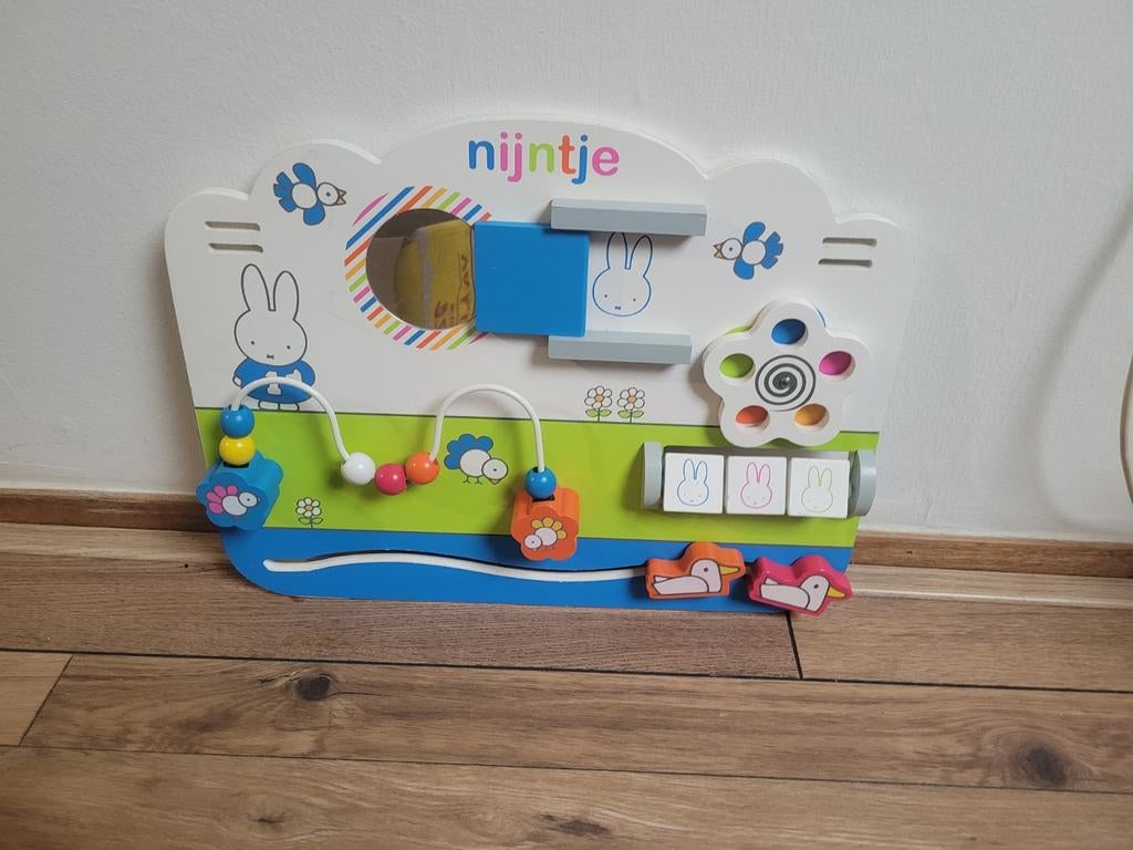 Houten Nijntje activiteitenbord - schuifjes, kralen, draai, Ophalen of Verzenden, Gebruikt, Overige typen