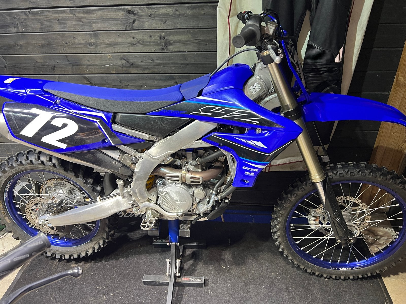 Yamaha YZ250F 2021 E-start - Zeer nette staat, 28 uur, Ophalen
