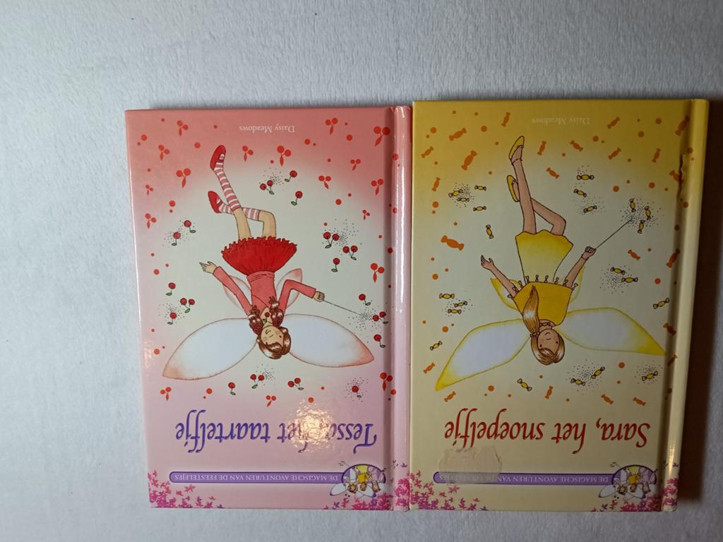 2 boeken van de feestelfjes, Boeken, Ophalen of Verzenden, Zo goed als nieuw, Fictie algemeen