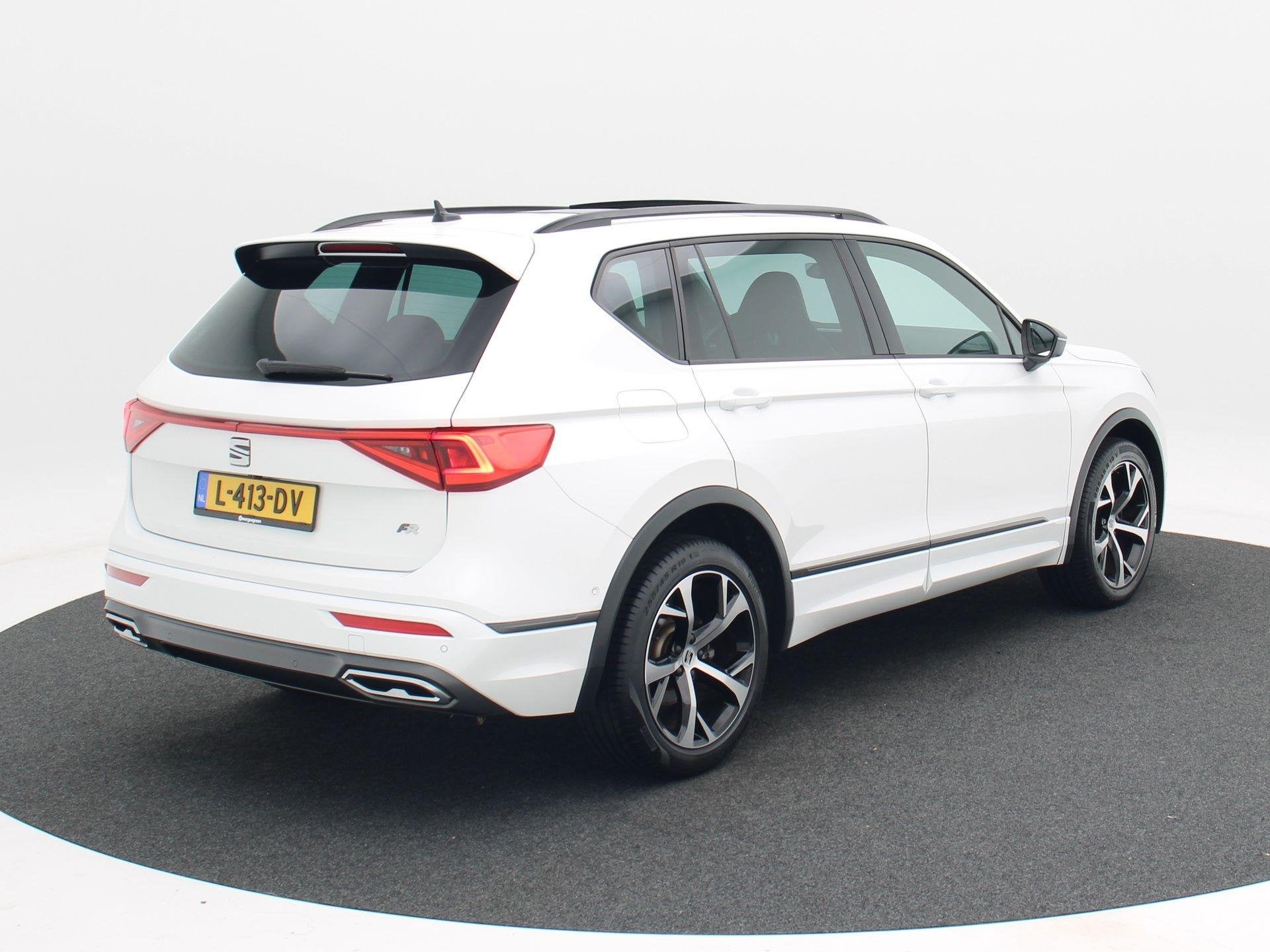 SEAT Tarraco 1.5 TSi 150 Pk Automaat FR | Panoramadak | 360, Auto's, Seat, Stof, 4 cilinders, 150 pk, Wit