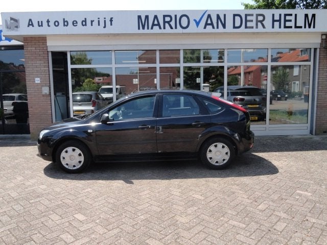 Ford Focus 1.6-16V Trend, 1596 cc, Gebruikt, Zwart, 4 cilinders