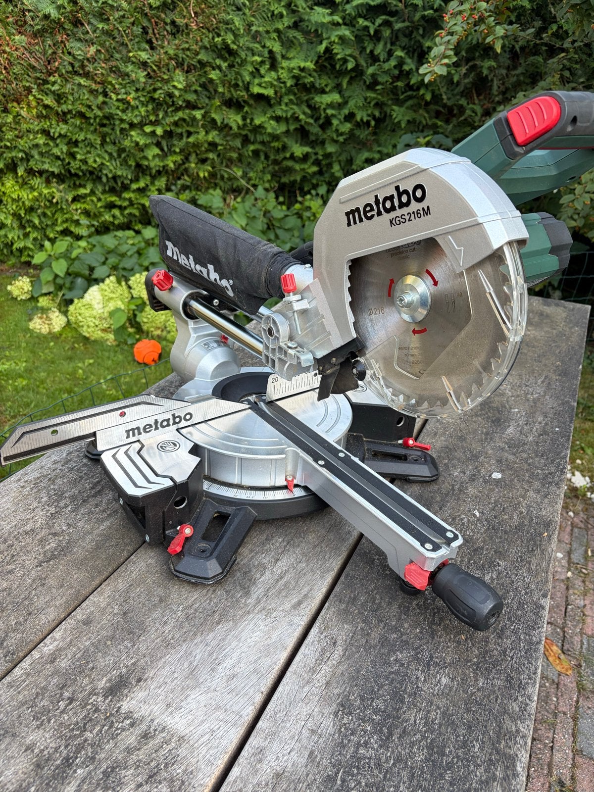 Metabo KGS 216 M Afkortzaag - Zo goed als nieuw, Ophalen, 70 mm of meer, Zo goed als nieuw, Afkortzaag