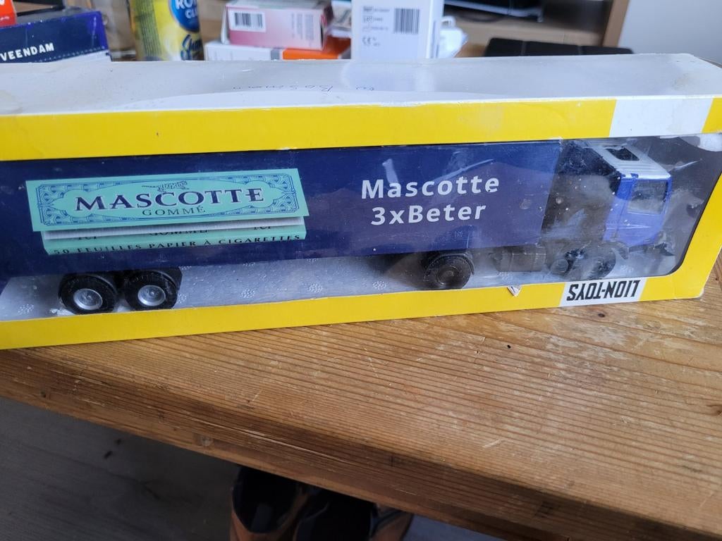 Daf met mascotte vloei oplegger