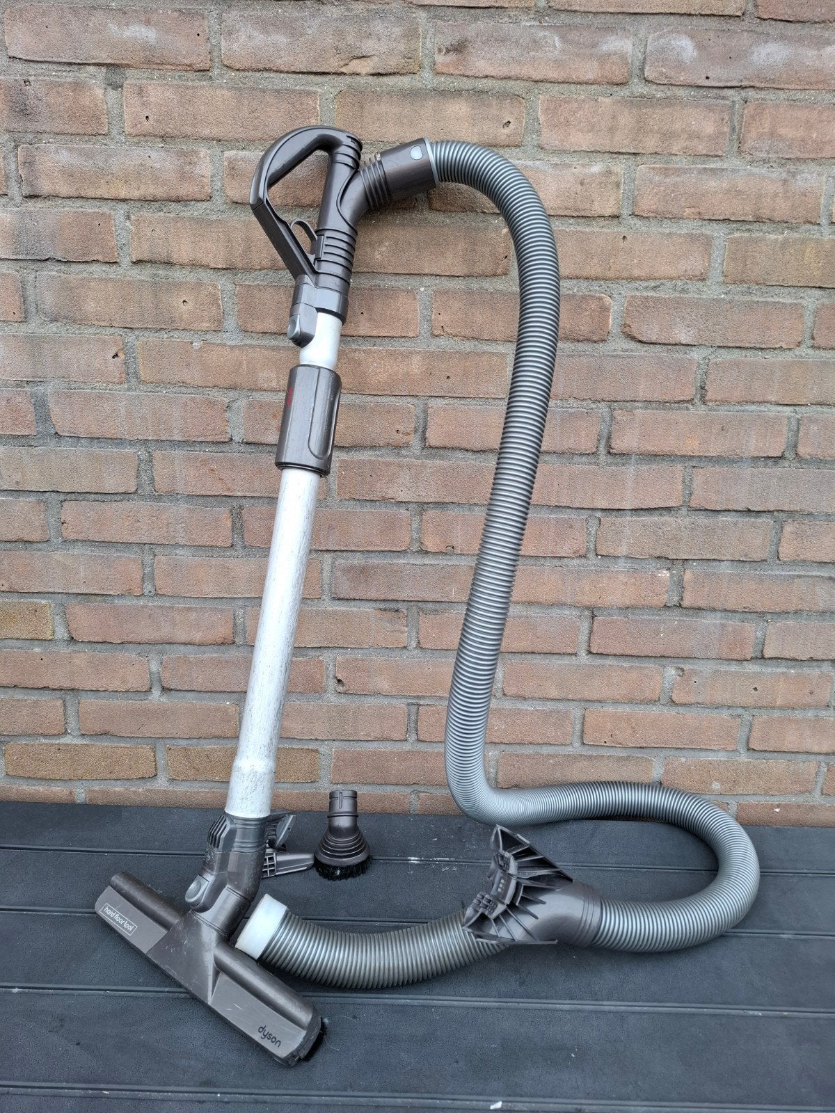 dyson stofzuiger steel en mondstukken, Ophalen of Verzenden, Gebruikt