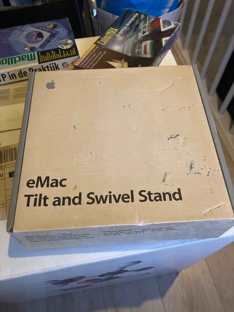 eMac Tilt and Swivel stand, Ophalen, Apple