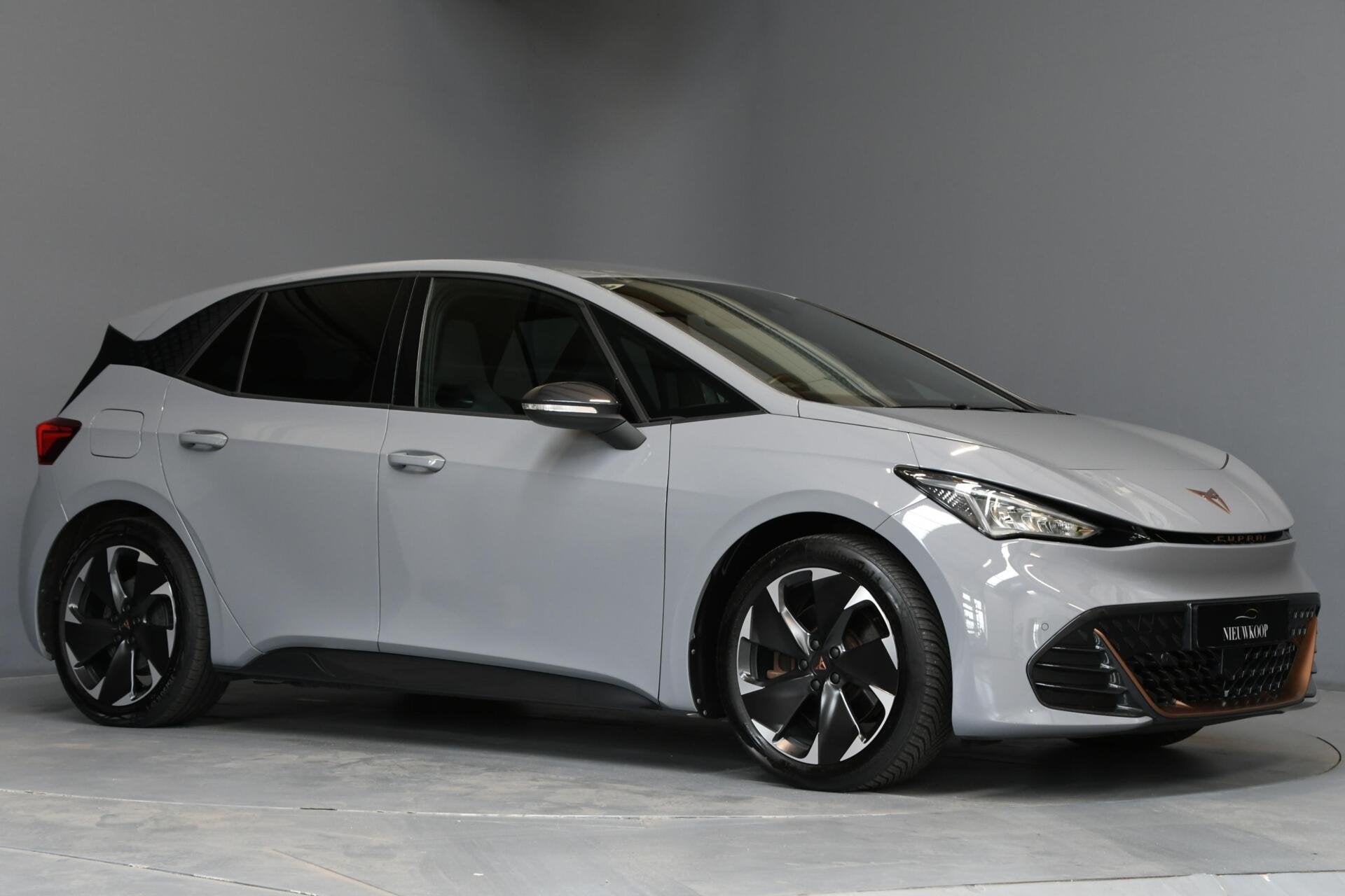 CUPRA Born Performance 82 kWh | SOH 100% | VOL IN OPTIES, Auto's, Automaat, Dealer onderhouden, Gebruikt, 82 kWh