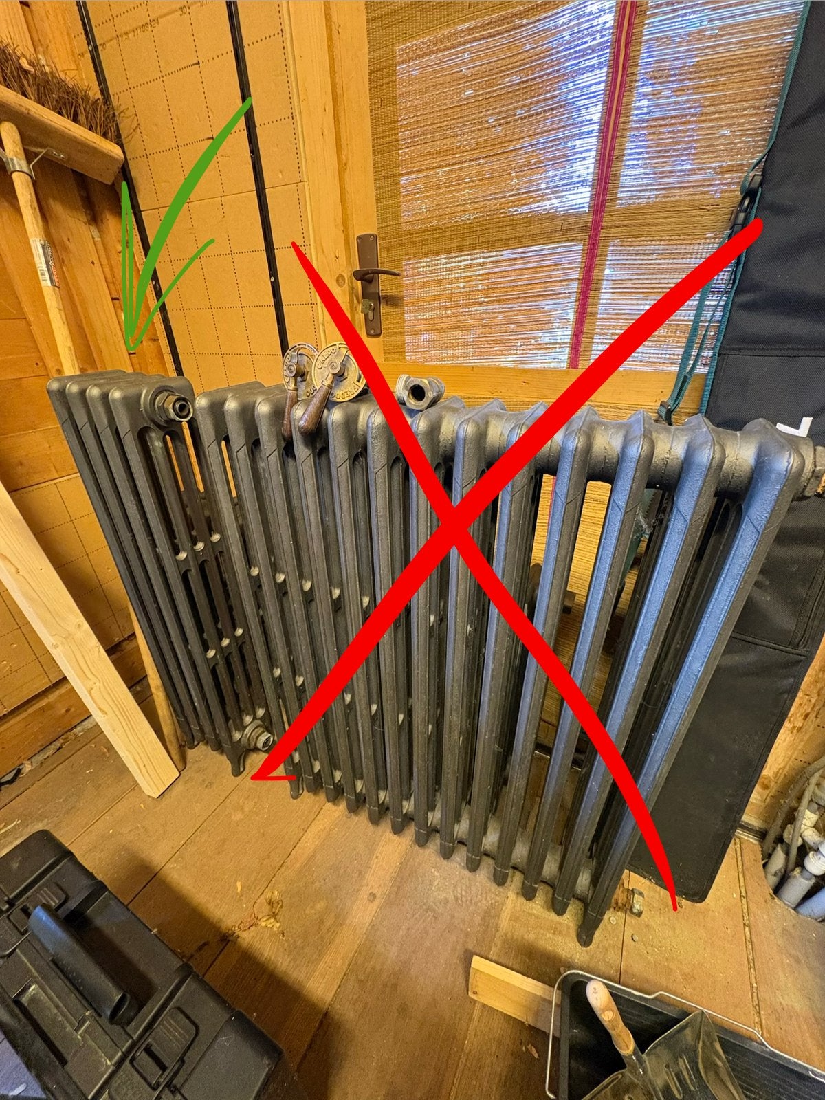1 smalle vintage radiator gietijzer grijs, Ophalen, Gebruikt, Radiator, 30 tot 80 cm