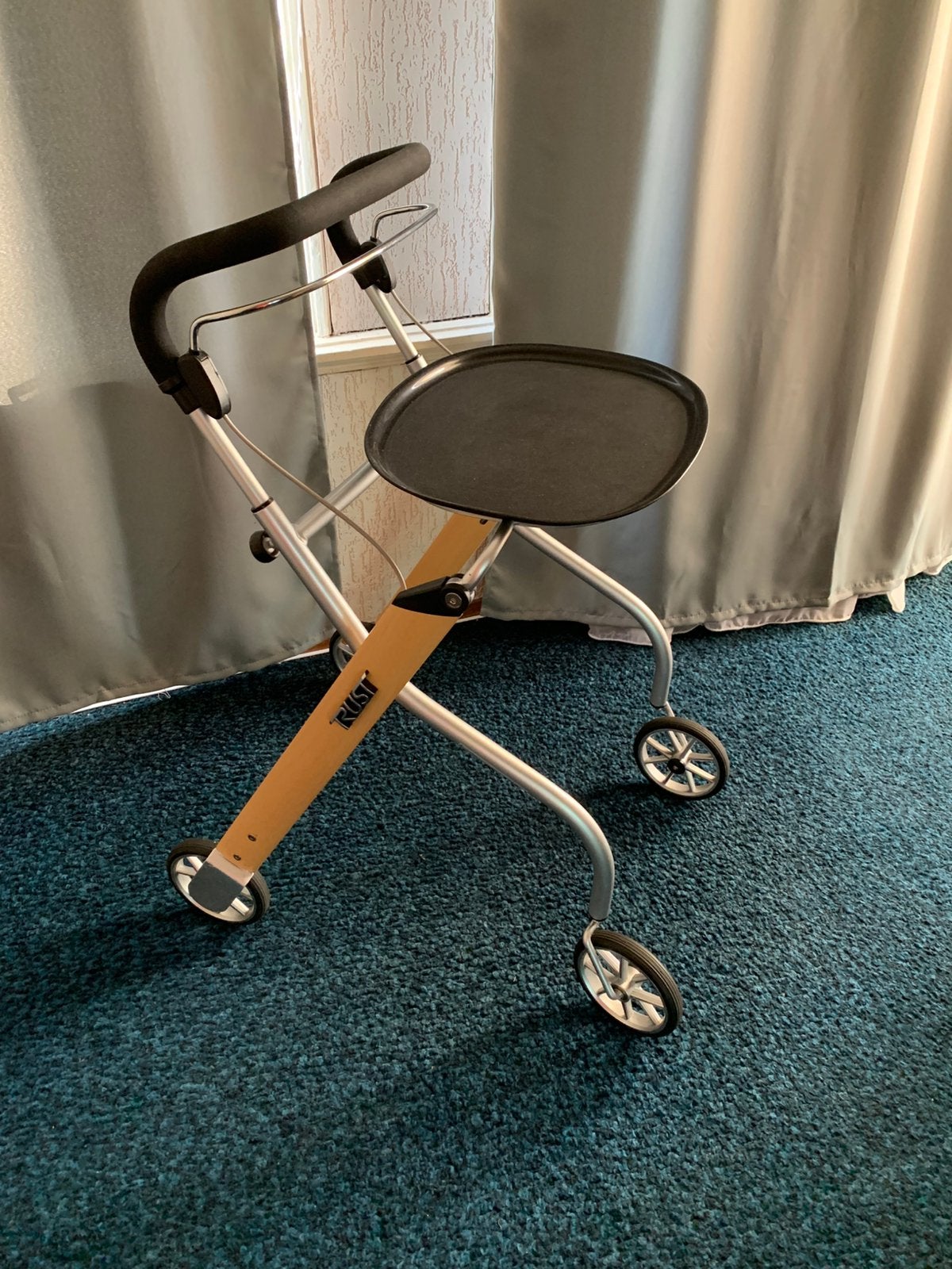 Trust indoor rollator, Diversen, Ophalen, Zo goed als nieuw