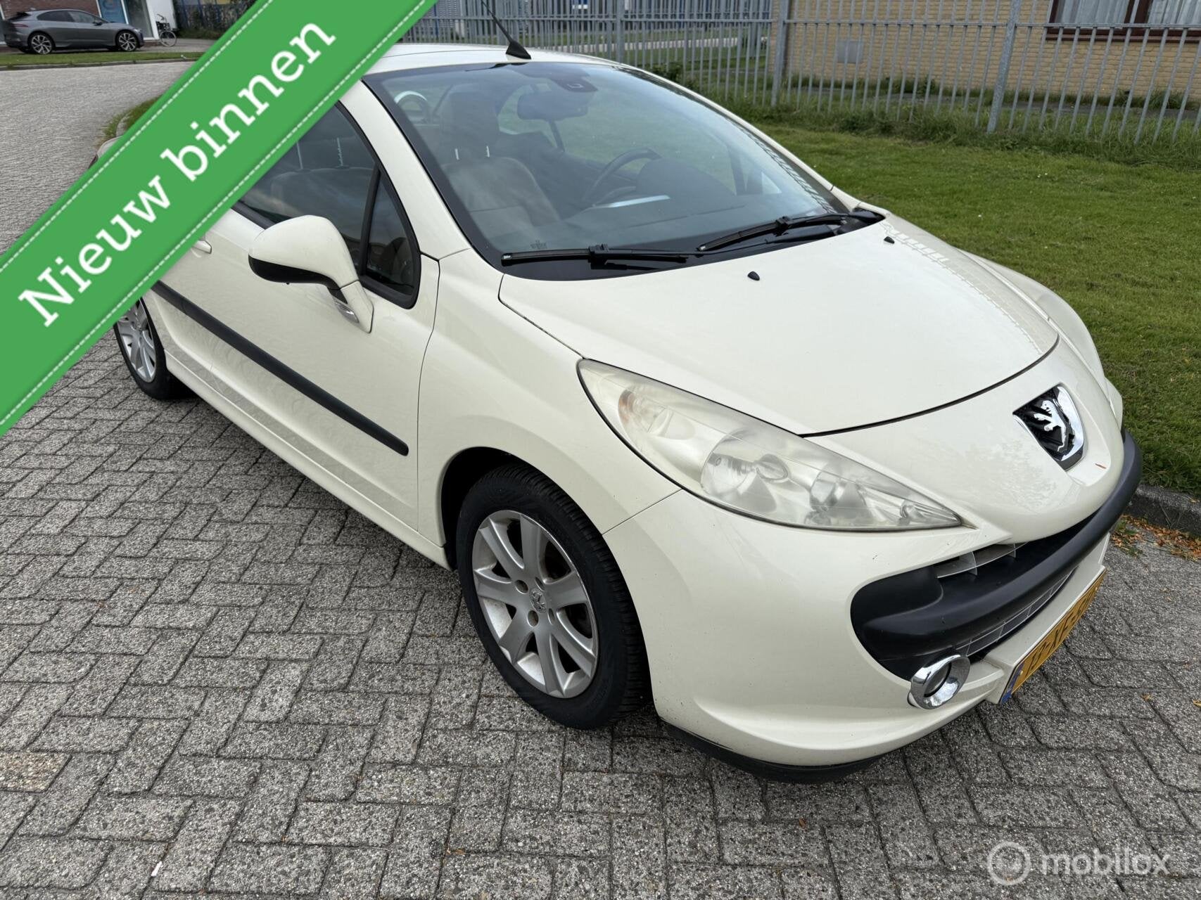 Peugeot 207 CC 1.6 VTi Première | Leer| Apk | Nap, Voorwielaandrijving, 15 km/l, Gebruikt, 4 cilinders