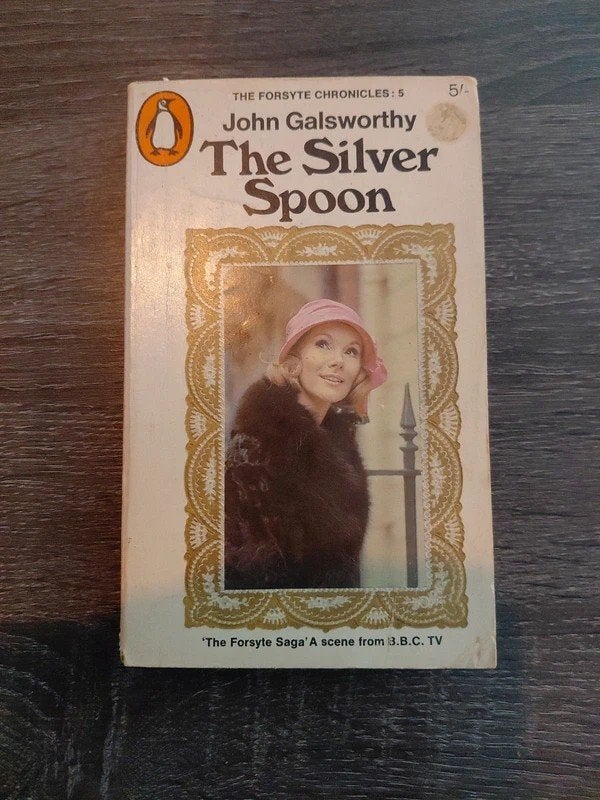 The Silver Spoon - John Galsworthy (Penguin), Ophalen of Verzenden, Gelezen, John Galsworthy, Europa overig