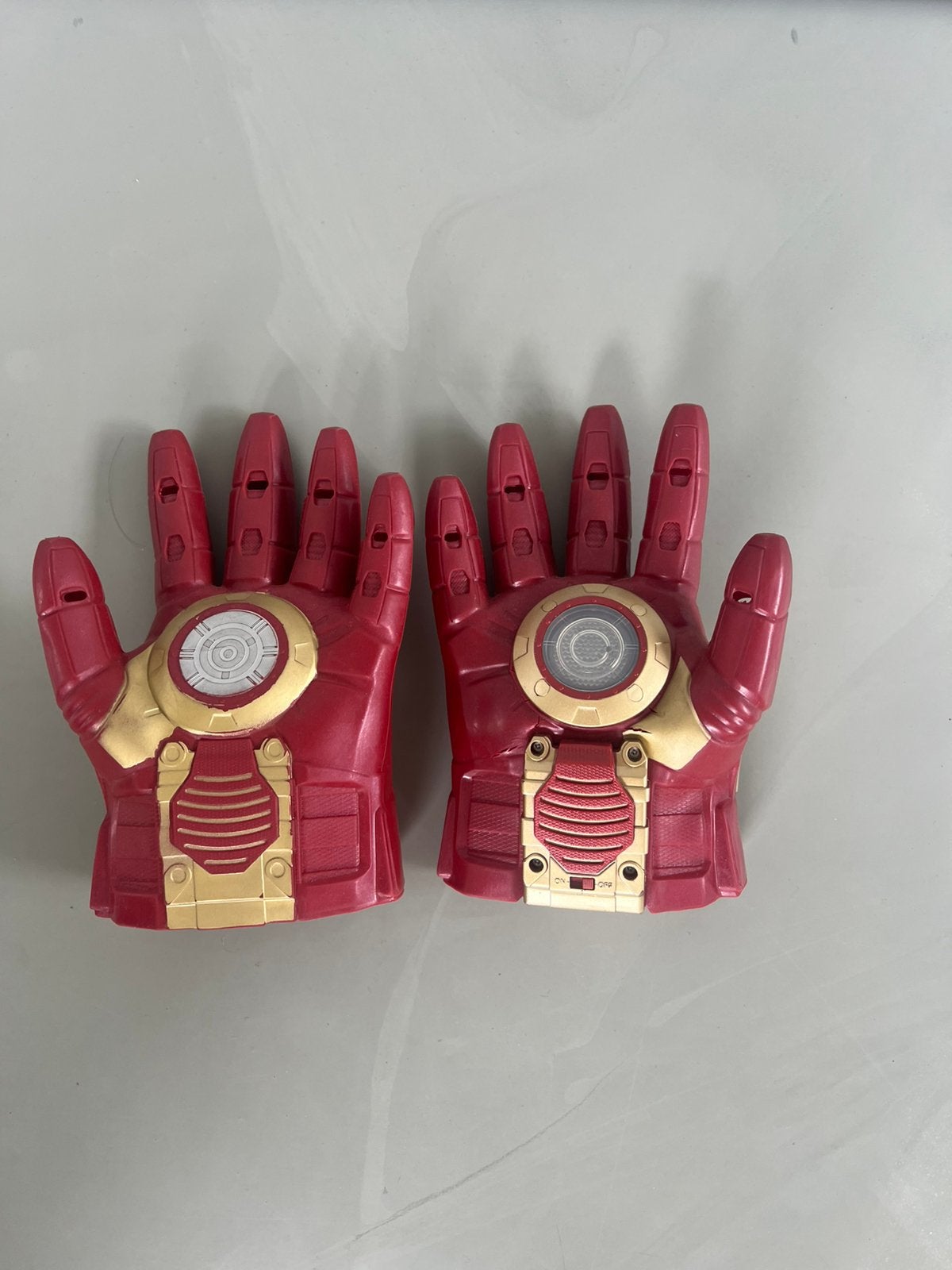 Iron man handschoenen met geluid., Ophalen of Verzenden, Zo goed als nieuw