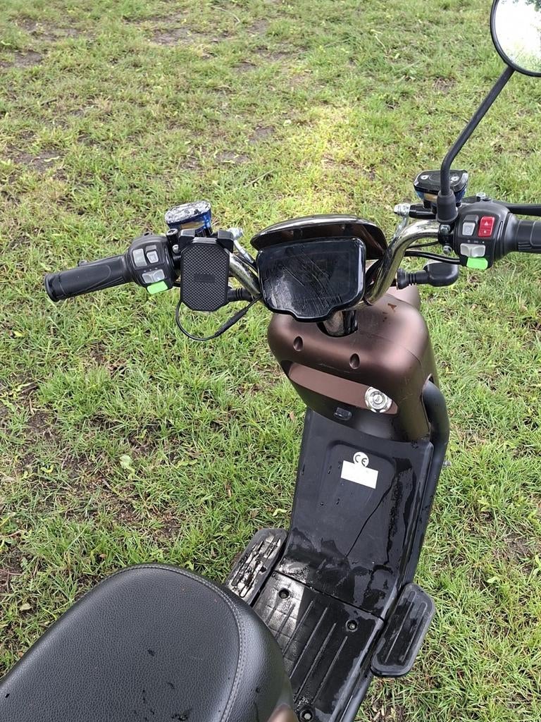 Elektrische scooter met laadkabel, Fietsen en Brommers, Ophalen, Gebruikt, Overige typen, DJJD