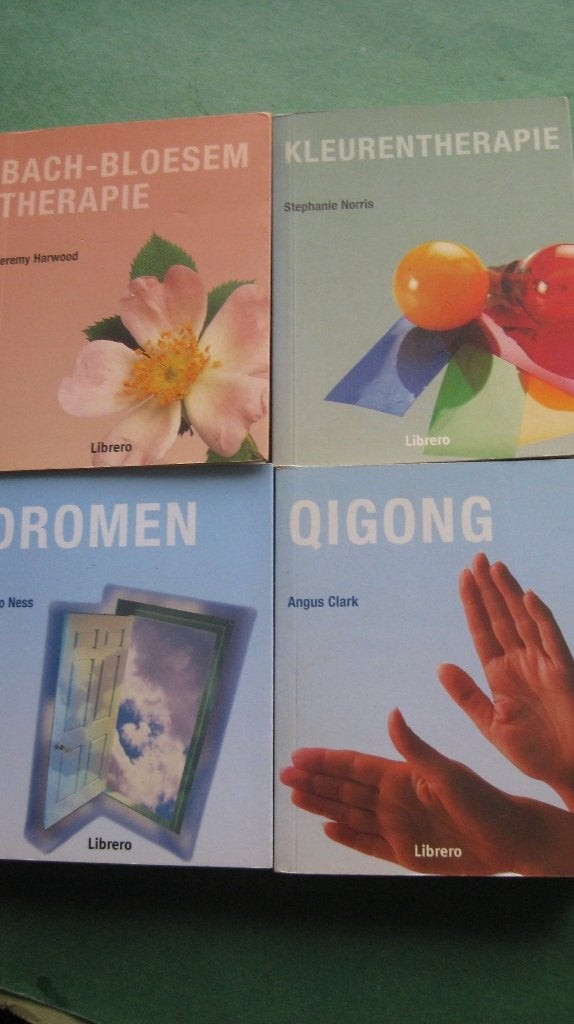 4 esoterische boeken, Boeken, Spiritualiteit algemeen, Overige typen, Ophalen of Verzenden, Zo goed als nieuw