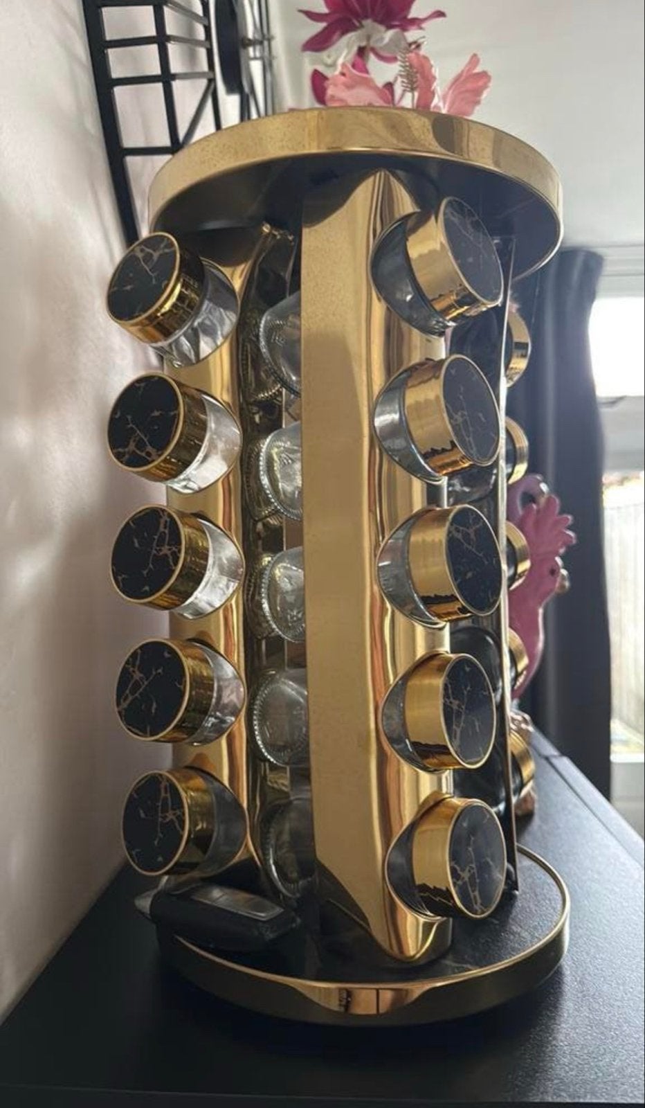 Goudkleurig kruidenrek met 16 potjes - Klein hoekje beschadi, Ophalen, Goud, Metaal, Overige typen