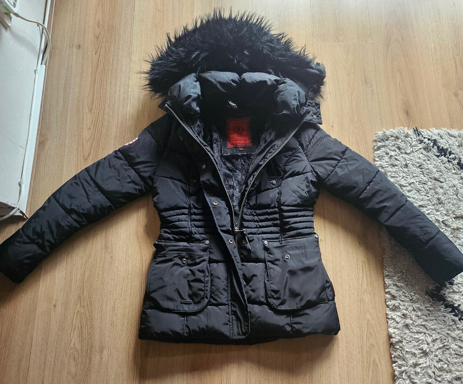 Marikoo Winterjas Dames Zwart - Zo goed als nieuw, Kleding | Dames, Marikoo, Zwart, Ophalen of Verzenden, Zo goed als nieuw
