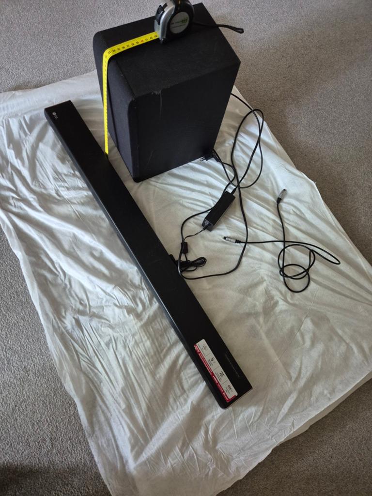 LG Soundbar 300W met draadloze subwoofer, Audio, Tv en Foto, Soundbars, Ophalen of Verzenden, Bluetooth, Gebruikt