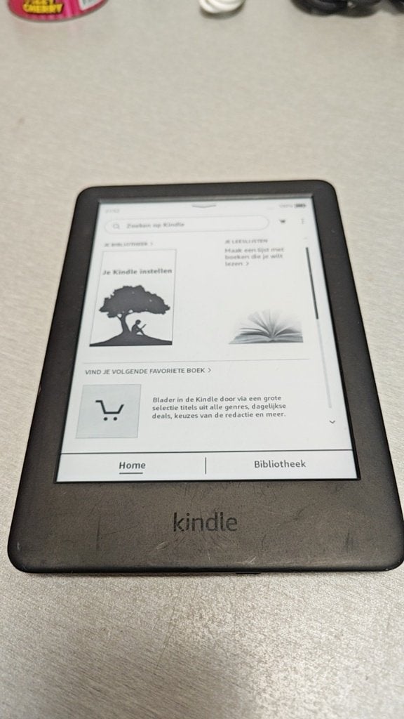 Kindle 10 E-reader J9G29R met oplaadkabel, Computers en Software, Ophalen of Verzenden, Gebruikt, 6 inch of minder, 8 GB