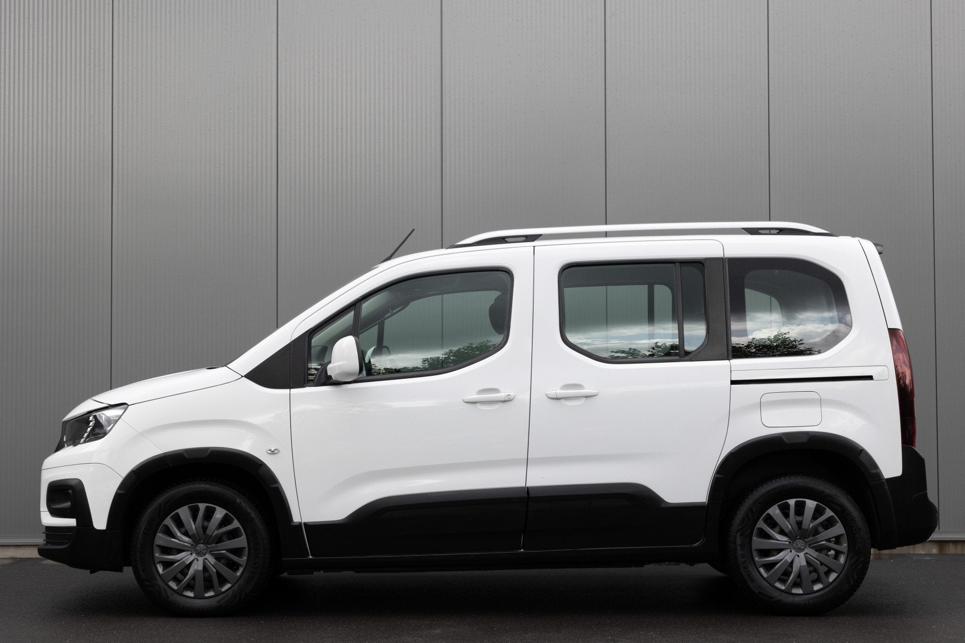 Peugeot Rifter 1.2 | NL- AUTO | 2X SCHUIFDEUR | CAMERA |, Auto's, Stof, Gebruikt, 1199 cc, Parkeersensor